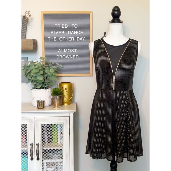 NWT Express Black And Gold Sleeveless Dot Pattern Dress - Size 10 - Picture 1 of 4